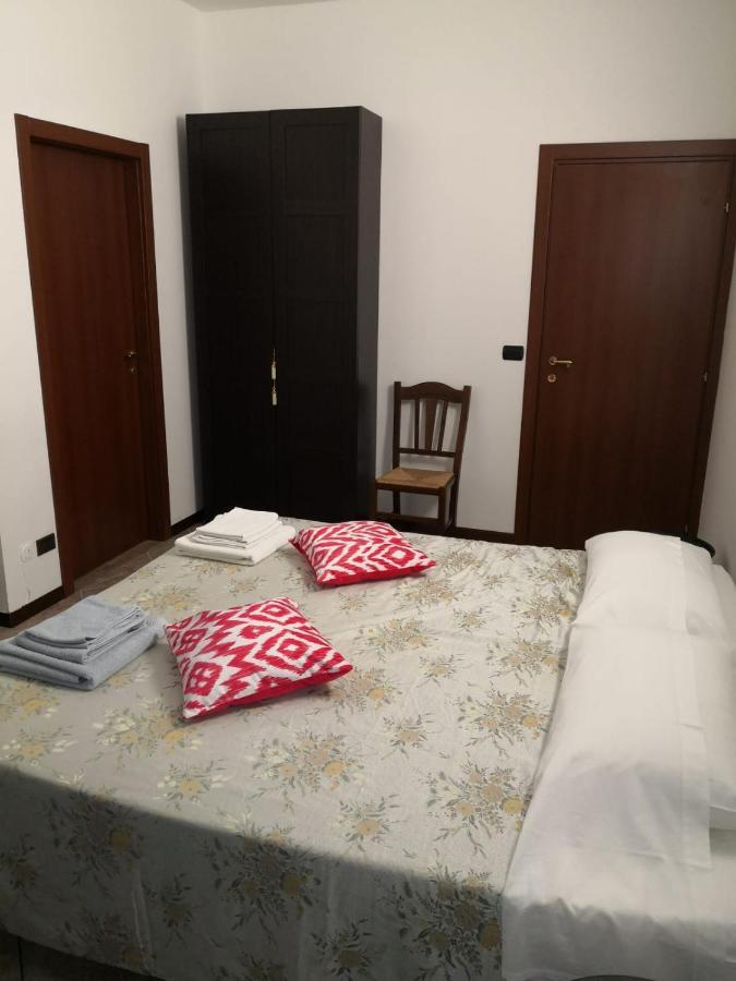 Bed and Breakfast Lux Rho Fiera Lainate Exterior foto