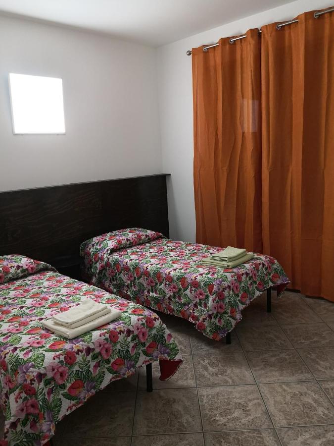 Bed and Breakfast Lux Rho Fiera Lainate Exterior foto