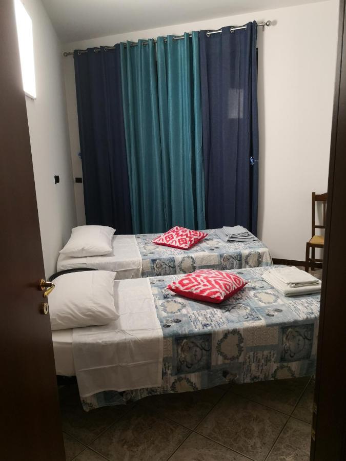 Bed and Breakfast Lux Rho Fiera Lainate Exterior foto